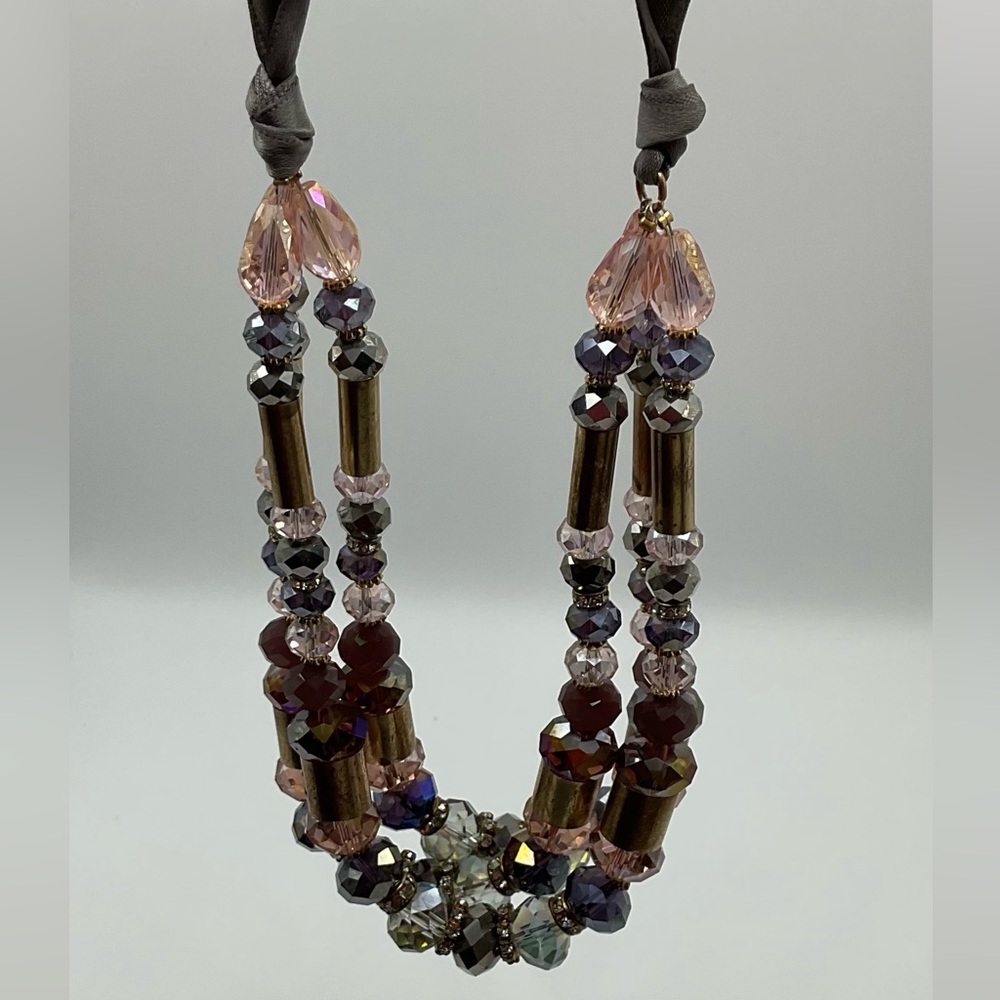 Chic Beaded Necklace with Multicolored Accents - Picture 2 of 6